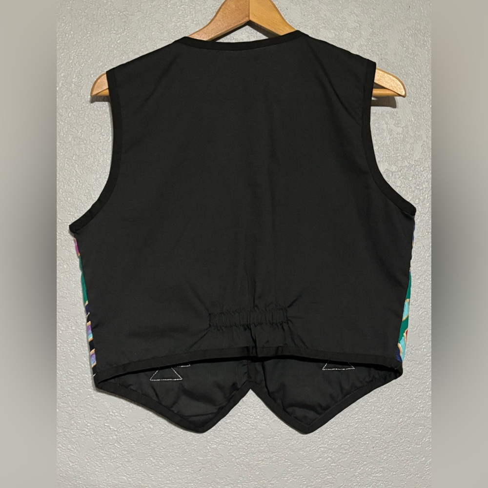 Vibrant Pattern Vest - Picture 2 of 3